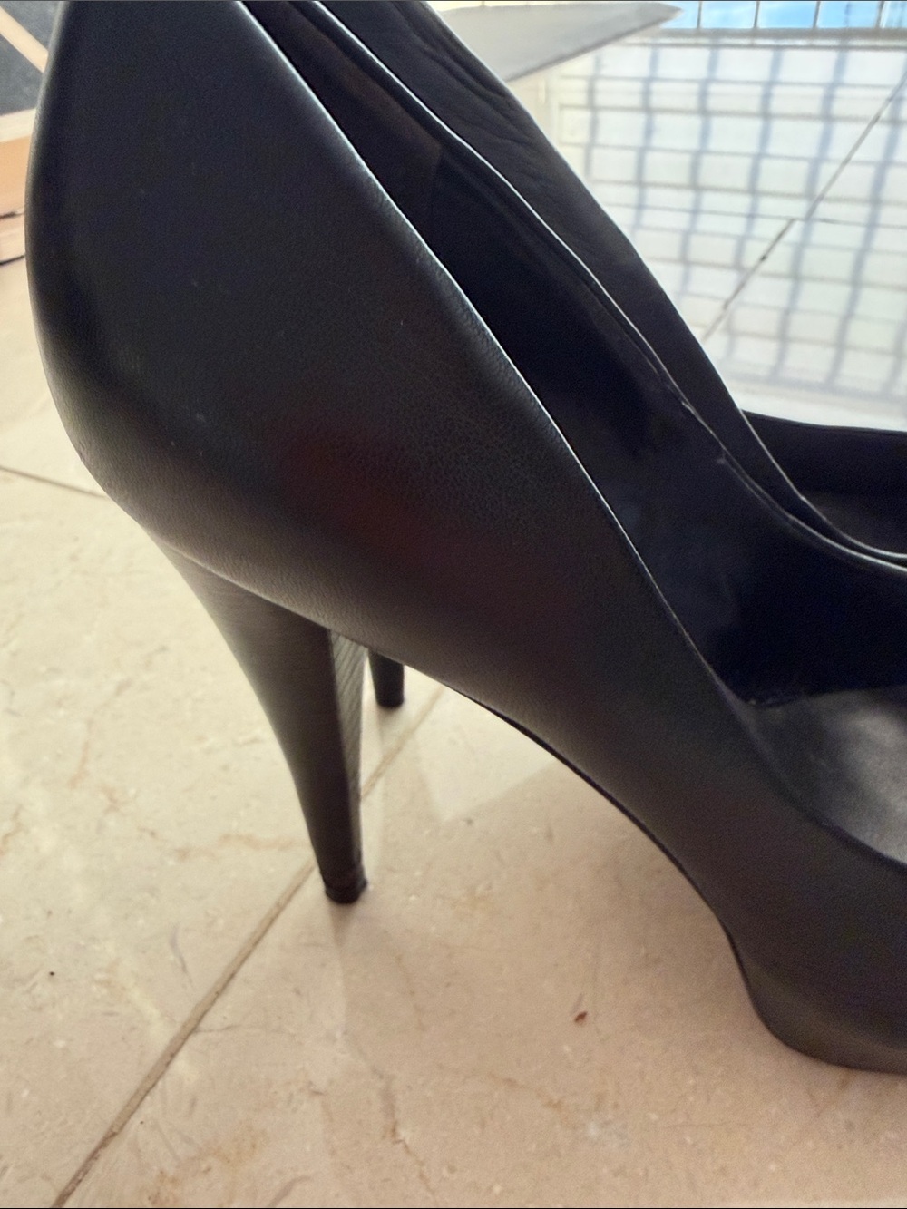 GUESS Black Rounded-Toe Women's Heels - Picture 3 of 5